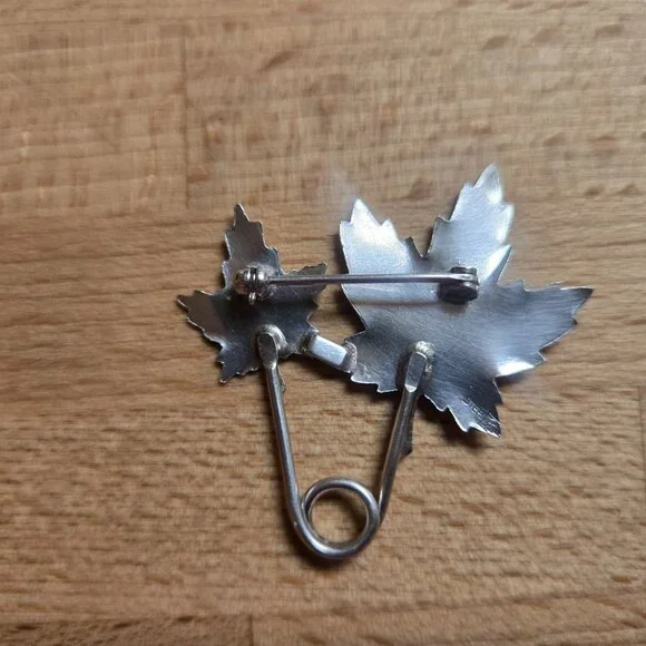 Vintage Sterling Silver 925 Maple Leaf Brooch - Picture 3 of 7